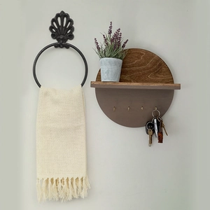 Porte-serviette rustique en fonte avec étagère en noyer et quatre crochets