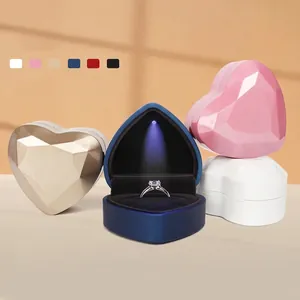 Heart Shaped Jewelry Box With LED Light For Proposal Wedding Ring Pendant Necklace Storage Painted Velvet Lining Gift Case
