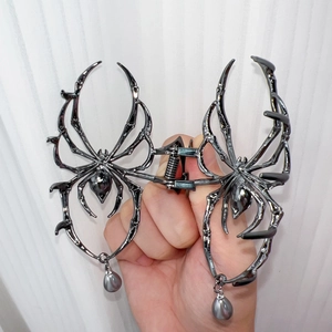 Gothic style spider hair claw clip in dark grey alloy with hanging grey pearls