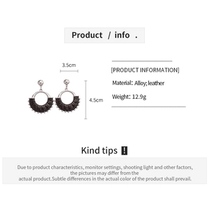 Detailed product dimensions for black leather hollow geometric earrings with silver pins