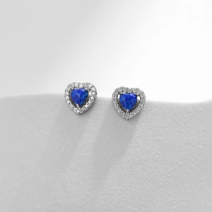 Boucles d'oreilles cœur en argent 925 avec opale bleue et halo de zircons étincelants