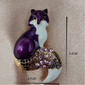 Broche renard violette élégante avec émail et cristaux pour vestes, hauteur 5,4 cm