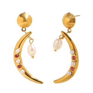 18K gold plated moon earrings with pink gems and pearls in a stylish minimalist design