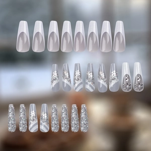 Faux ongles Coffin de Noël avec flocons de neige argentés et strass de luxe