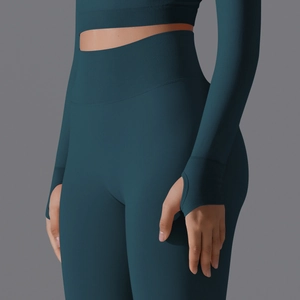 Detail of high waist seamless yoga set featuring ribbed cuffs and practical thumb holes