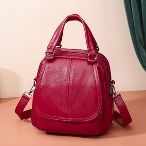 Mochila y bolso de mujer en cuero suave rojo de gran capacidad para viaje y oficina