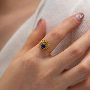 Anello vintage francese in acciaio inossidabile dorato 18k con lapislazzuli ovale