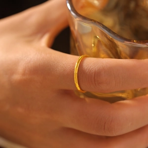 Bamboo style hammered texture 18k gold plated titanium steel ring for women