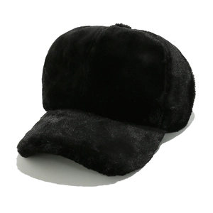 Plush black faux fur baseball cap for women with winter thermal thickening and soft texture