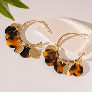 Fashionable golden leopard print resin hoop earrings with elegant hanging pendants