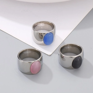 Minimalistische Edelstahlringe mit farbenfrohen ovalen Katzenaugensteinen im Set