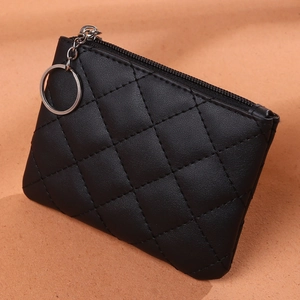 Mini portamonete nero in pelle PU trapuntata con portachiavi argento e cerniera superiore