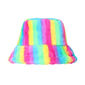 Chapeau bob en fausse fourrure à rayures arc-en-ciel pour femme avec peluche colorée
