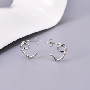 Boucles d'oreilles cœur en spirale minimalistes en acier inoxydable poli pour femme