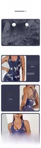 Dettaglio della tuta da yoga tie-dye con spalline sul retro e tessuto morbido traspirante