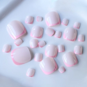 Unghie finte per piedi quadrate corte stile francese con base nude e bordo rosa