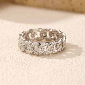 Sparkling s925 sterling silver interlocking chain ring with pave set diamonds