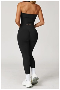 Detailansicht der schwarzen nahtlosen Yoga-Leggings mit Scrunch-Butt und hohem Bund