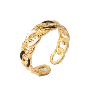 Detail of adjustable 18k gold plated chain ring with white enamel drip oil finish