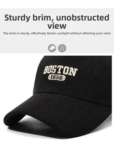 Détail de la broderie Boston 1630 sur casquette de baseball en velours côtelé noir