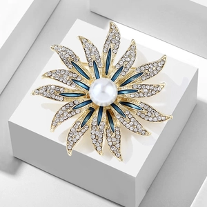 Sunflower Brooch For Women Alloy Rhinestone Blue Enamel Large Faux Artificial Pearl Retro Elegant Luxury Style Anti-Exposure Pin