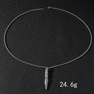 Collier en acier inoxydable pour homme avec pendentif épée et chaîne boîte de 24,6g
