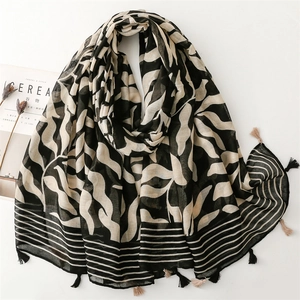 Abstract Leaf Print Scarf Shawl Polyester Bali Yarn Lightweight Sun Protection Tassel Decor For Women