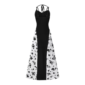 Détail de la robe maxi dos nu avec empiècements contrastés à imprimé floral noir