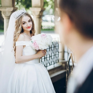 Elegant Satin Off The Shoulder Wedding Dress With V Neck Lace Up Back Small Train For Bridal Women Ivory White