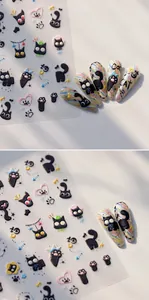 Rilievo dettagliato di gatto nero 3D e cuori sull'adesivo per nail art modello M-846