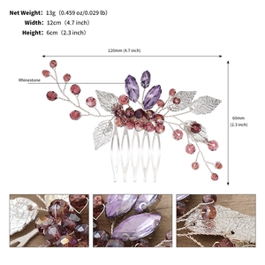 Dettaglio del pettine per capelli in argento con strass viola e design a foglie