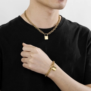 Punk-Stil Titansstahl Halskette und Armband Set in Gold mit Schloss-Anhängern für Damen