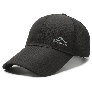 Casquette de baseball en mesh noir avec tissu respirant et logo de montagne de profil
