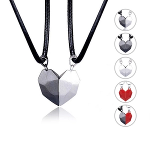 Magnetic Couple Heart Pendant Necklace Alloy Geometric Broken Heart Splicing Clavicle Chain Jewelry For Lovers Valentine Gift