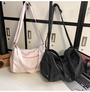 Sacs de sport rose et noir avec compartiment à chaussures et nylon résistant de grande taille