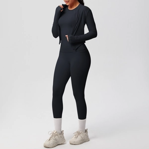 Detailed view of the 3-piece black yoga set featuring zipper jacket and slim fit leggings