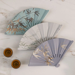 Juego de 3 bandejas cerámicas en forma de abanico con elegantes motivos de hojas de bambú