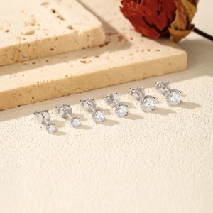 S925 Sterling Silber Moissanit Ohrstecker Set mit sechs Größen in Krappenfassung