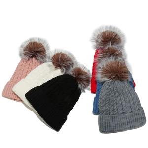 Women Winter Cable Knit Beanie Hat With Faux Fox Fur Pom Pom Soft Acrylic Warm Ribbed Cuff Slouchy Skull Cap Daily Wear