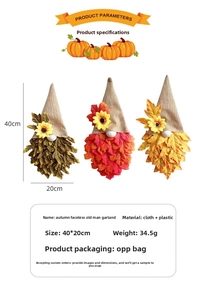Detail view of 40x20cm Thanksgiving gnome wreath with sunflower hat and maple leaf beard