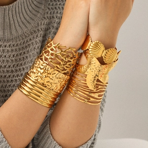 Hammered Cuff Bangle Bracelet 18K Gold Plated Stainless Steel Open Ocean Sea Star Shell Design For Women Irregular Jewelry
