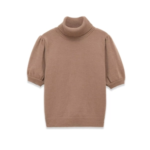 Pull en maille marron café à manches bouffantes courtes et col roulé chic