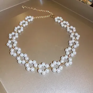 Collier ras du cou élégant en perles style coréen avec chaîne dorée réglable et pendentif