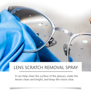 Spray riparatore per graffi sulle lenti utilizzato su occhiali con montatura in metallo