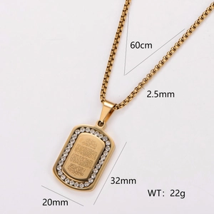 Collier pendentif rectangulaire en acier plaqué or 18 carats avec cristaux