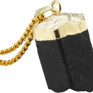 Natuurlijke zwarte toermalijn ruwe steen hanger met gouden rand en box-ketting collier