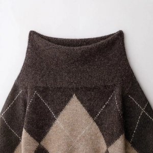 Haut tube en tricot à losanges chic en marron foncé et beige, texture douce