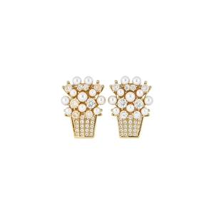 Eleganti orecchini a perno a cesto di fiori placcati oro 18k con perle bianche e zirconi