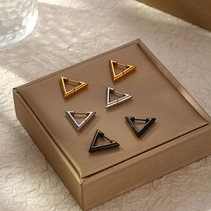 Boucles D'oreilles Créoles Triangle Huggie Acier Inoxydable Géométrique Forme V Poli Style Punk Bijoux Minimalistes Pour Hommes Femmes