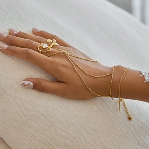 Bracelet bague doré bohème avec anneaux cœurs et chaîne à billes délicate en métal